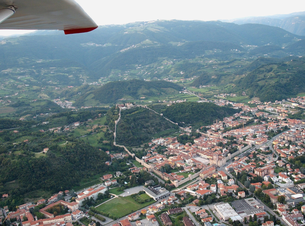 <p>Marostica e il castello (VI)</p>